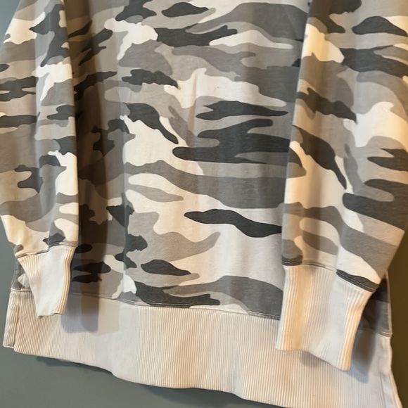 Aerie Camo Oversized Crewneck size small - Picture 5 of 10